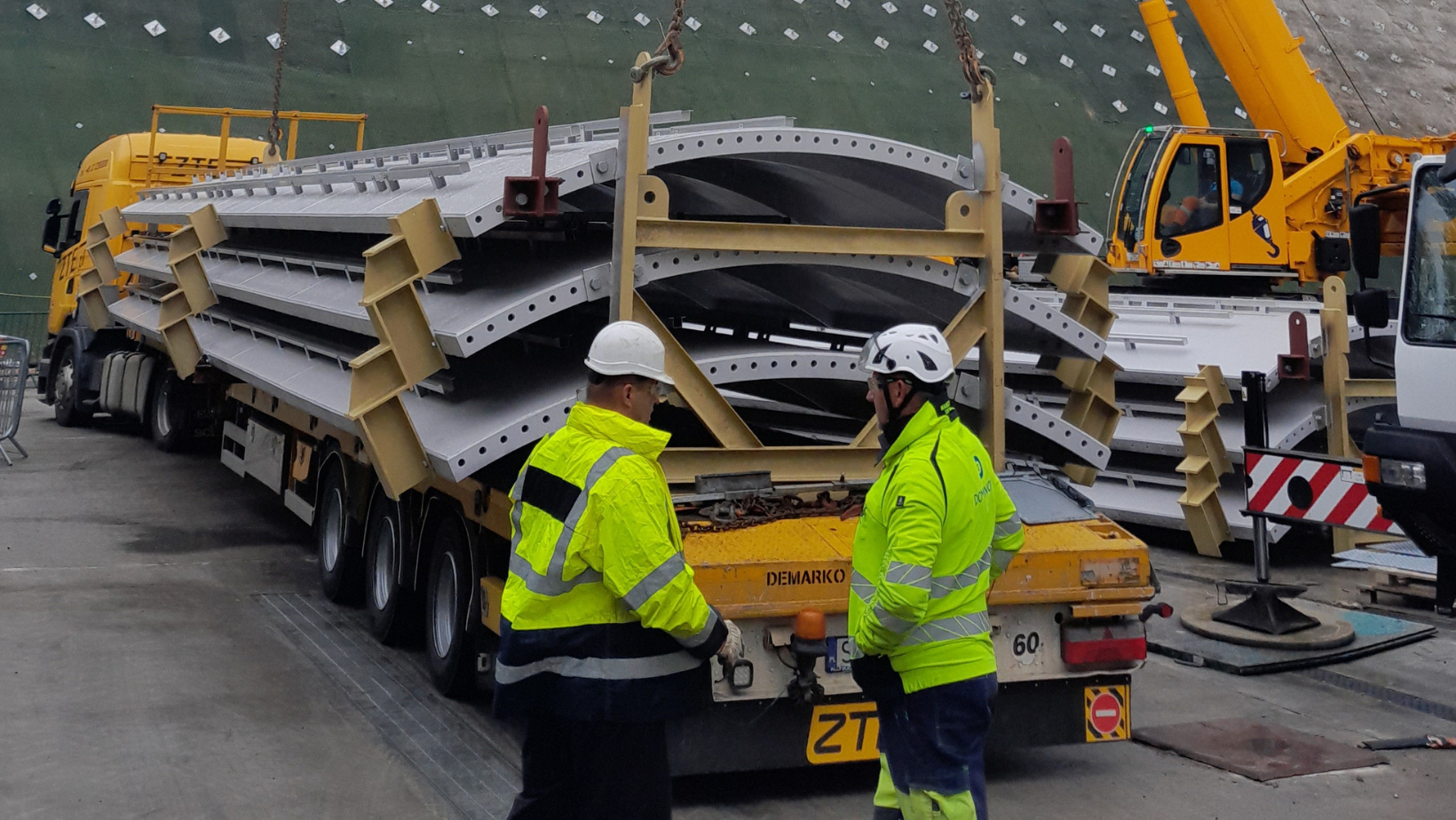 1-May-05-2025-09-52-27-3113-AM